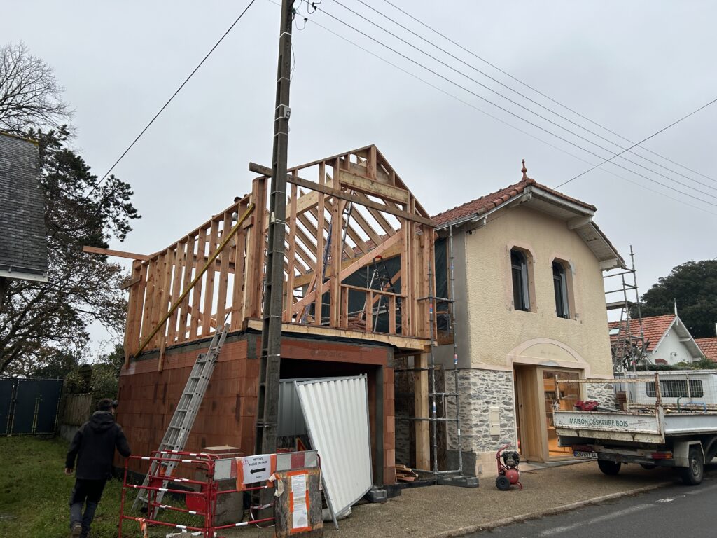 travail de charpente, 12 rue de la mairie, préfailles